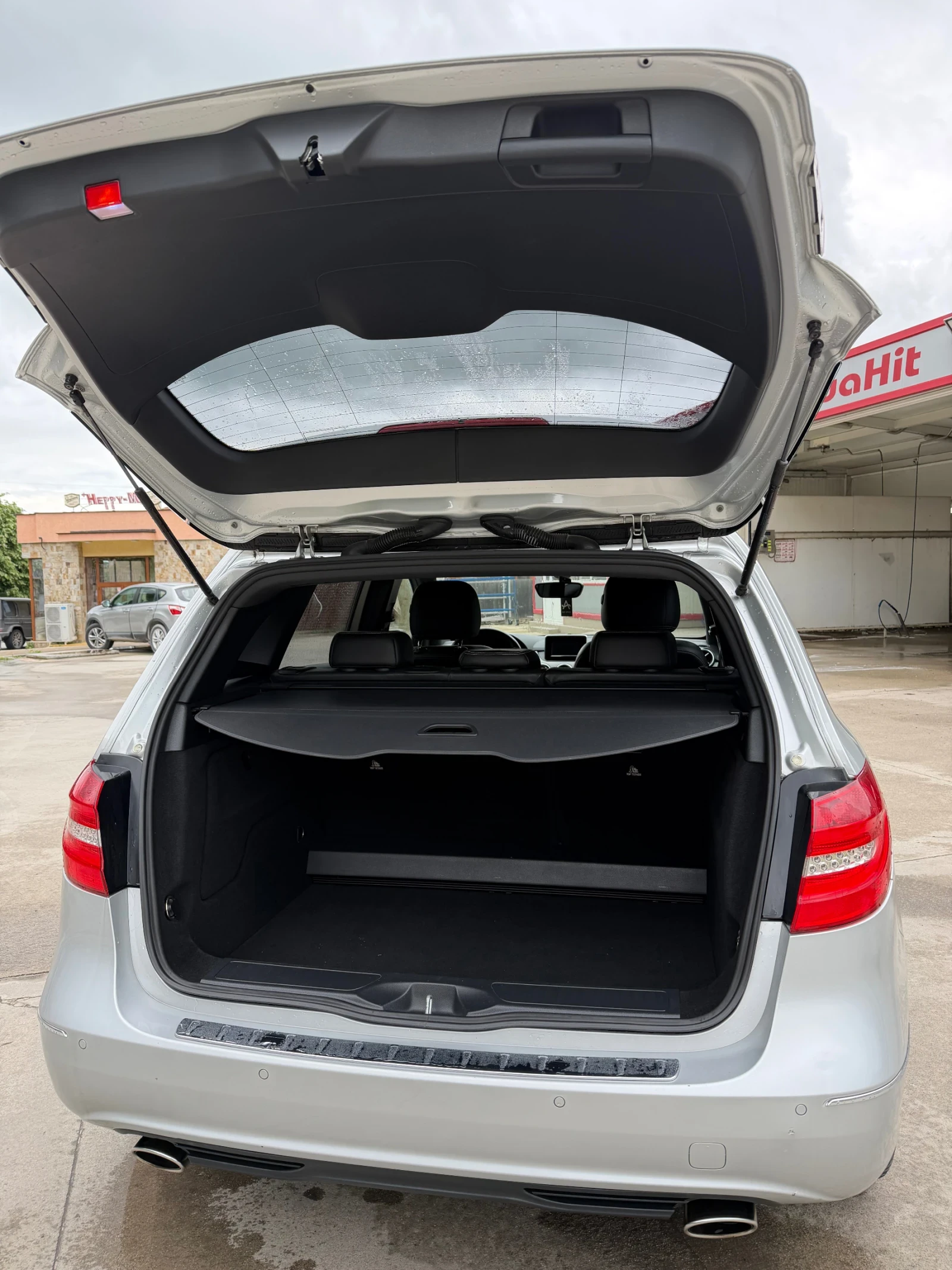 Mercedes-Benz B 180 AMG, снимка 5 - Автомобили и джипове - 54650435