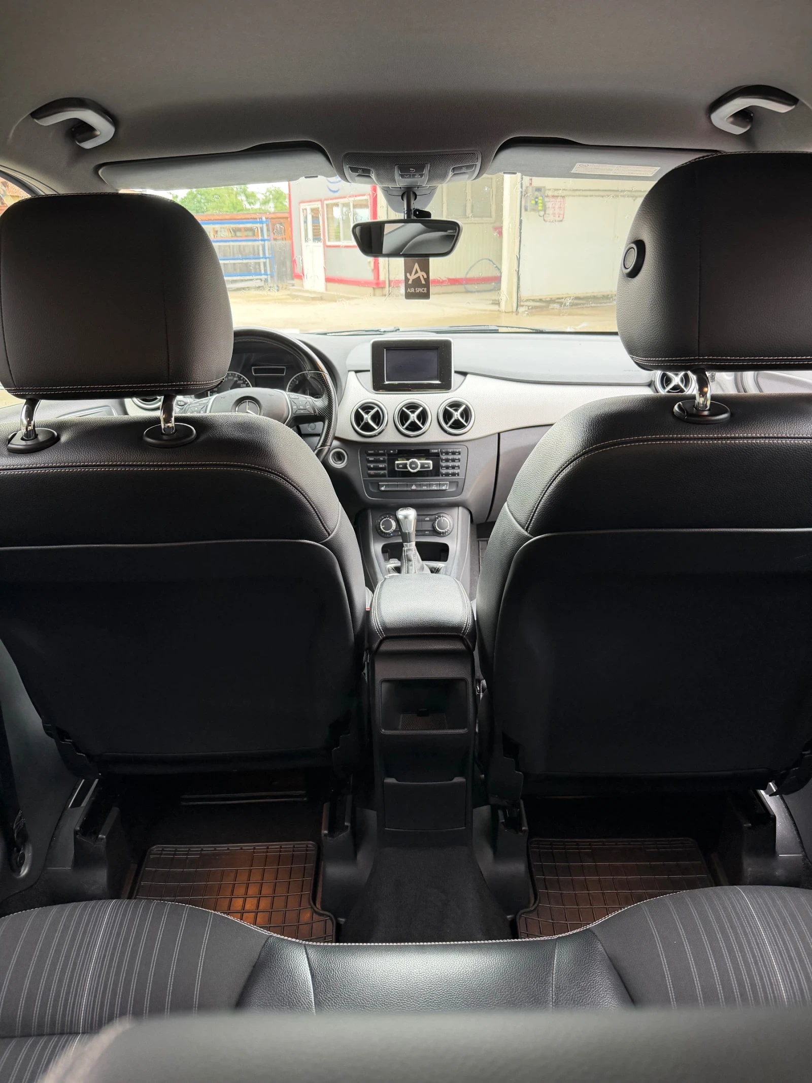 Mercedes-Benz B 180 AMG, снимка 12 - Автомобили и джипове - 54650435