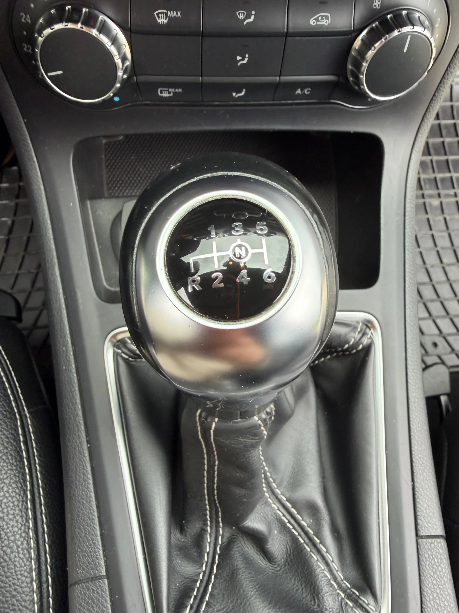 Mercedes-Benz B 180 AMG, снимка 11 - Автомобили и джипове - 54650435