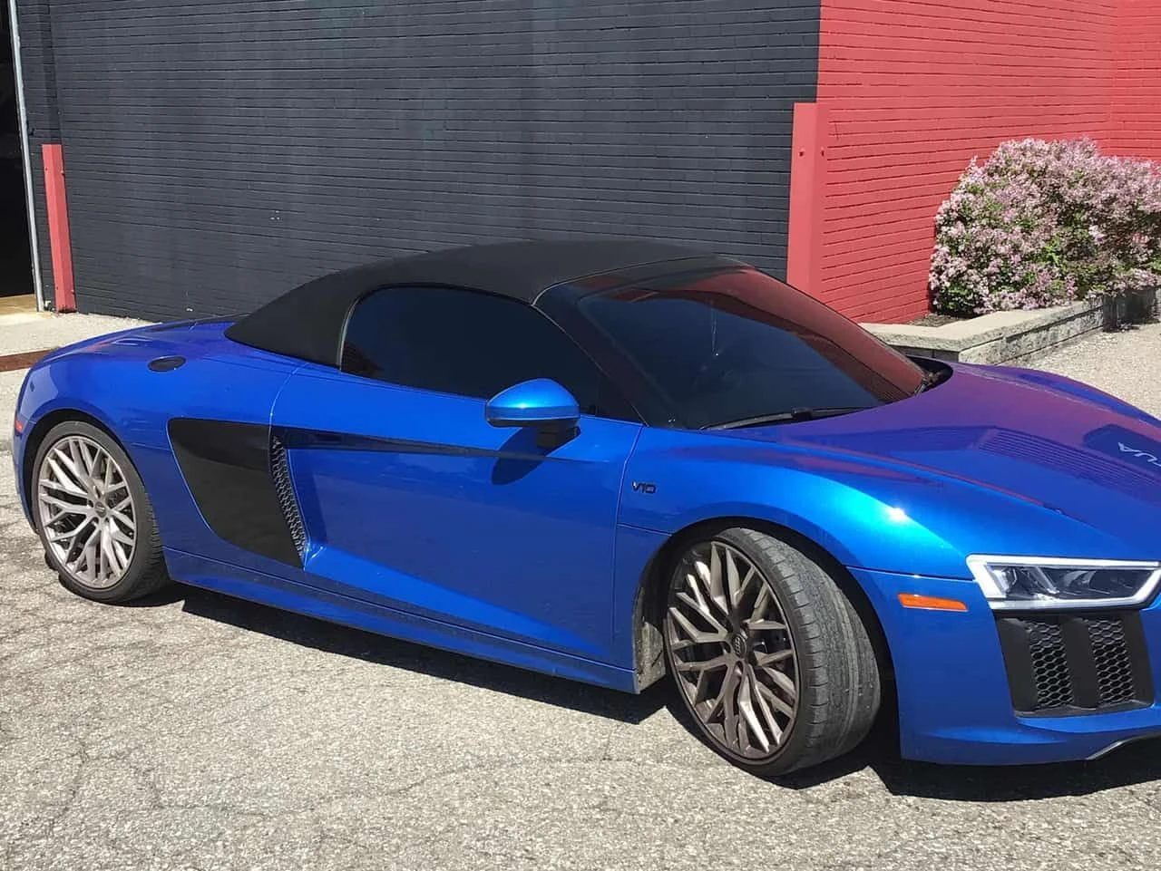 Audi R8 V10 / CABRIO / CARFAX / , снимка 11 - Автомобили и джипове - 54726396