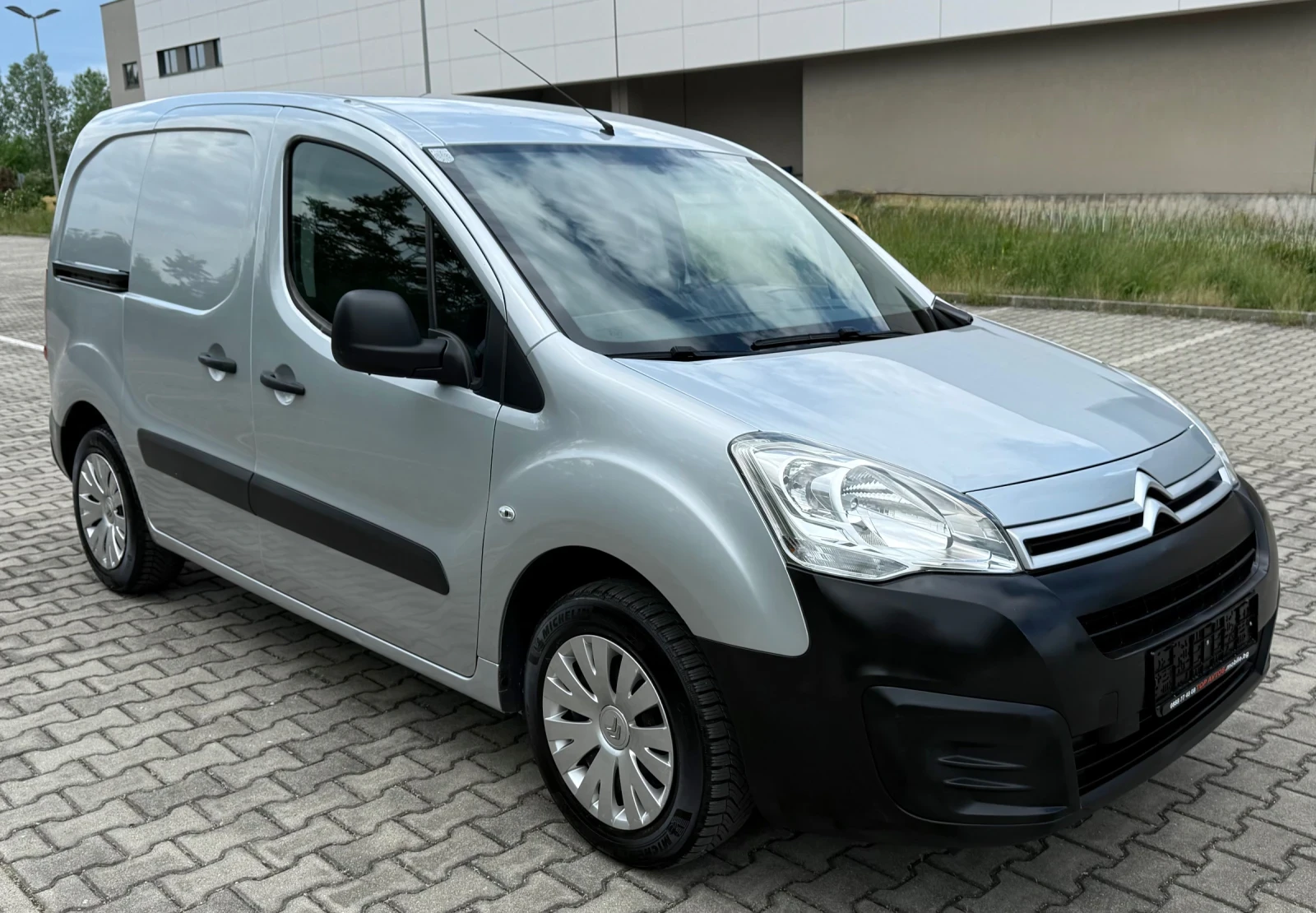 Citroen Berlingo 1.6 eHDi/75kc/КЛИМАТИК/3 места/120303км!, снимка 3 - Автомобили и джипове - 54797304