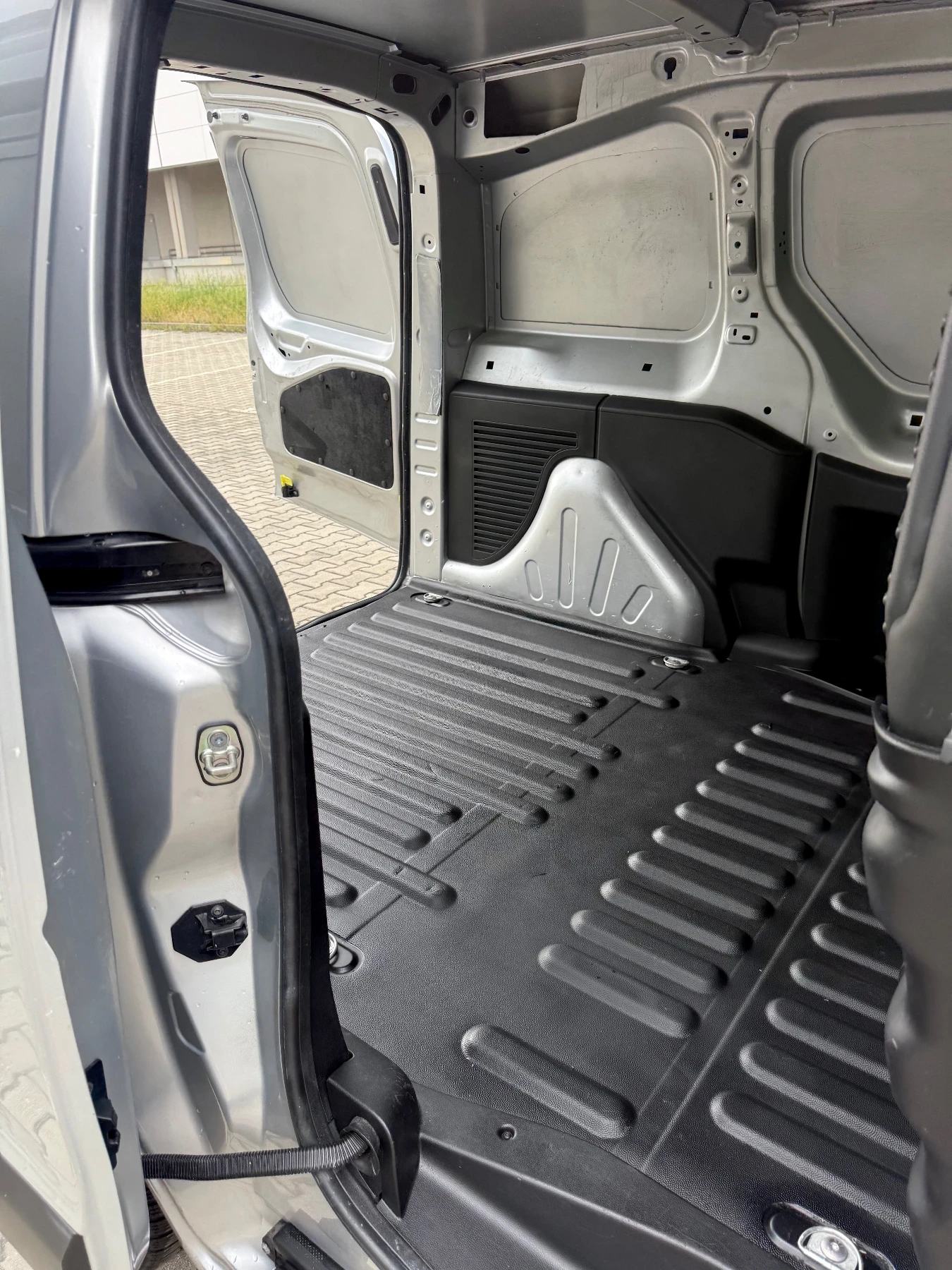 Citroen Berlingo 1.6 eHDi/75kc/КЛИМАТИК/3 места/120303км!, снимка 14 - Автомобили и джипове - 54797304