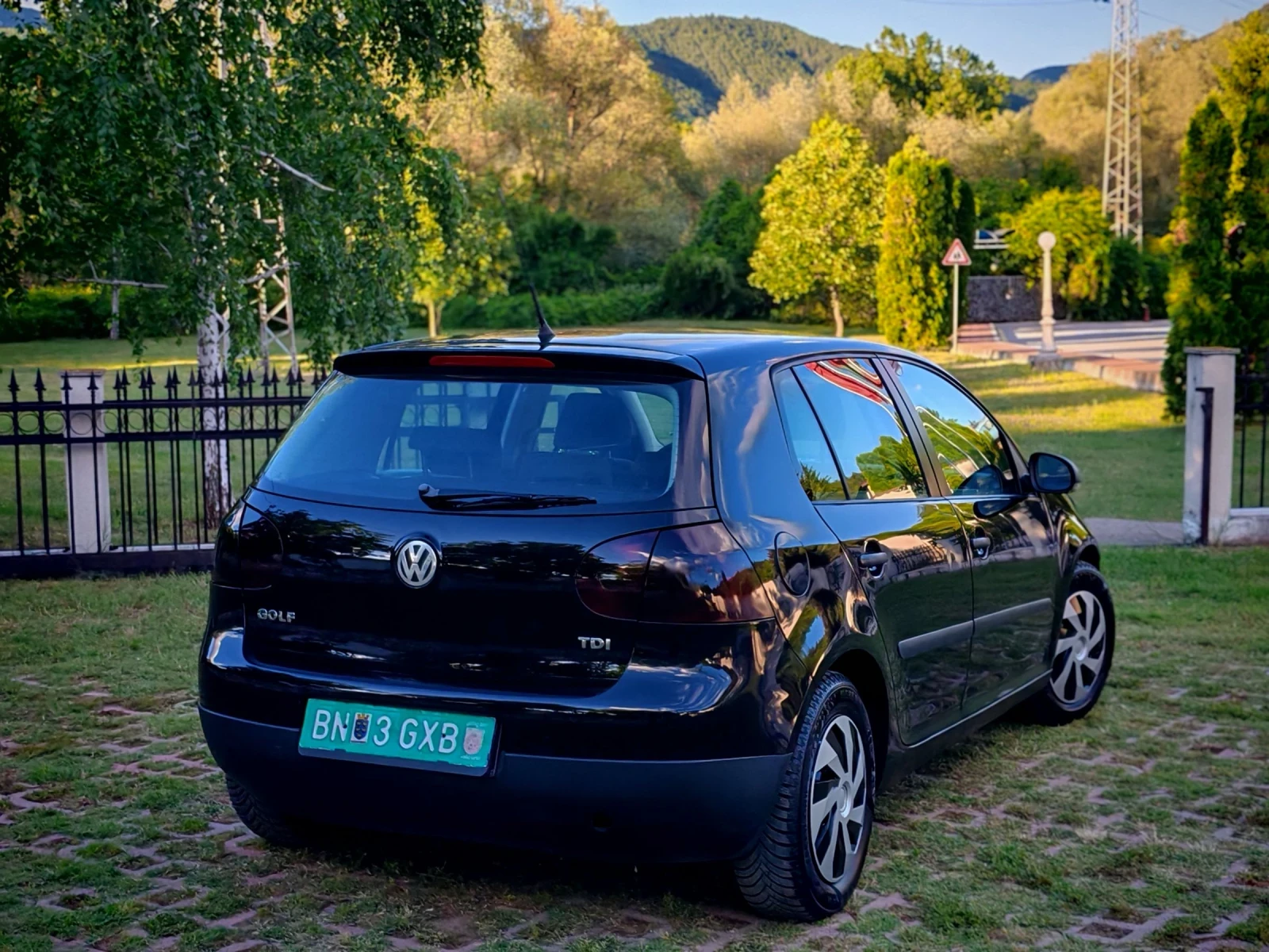 VW Golf 1.9TDI(90)* КЛИМАТРОНИК* НОВ ВНОС* , снимка 6 - Автомобили и джипове - 54896395