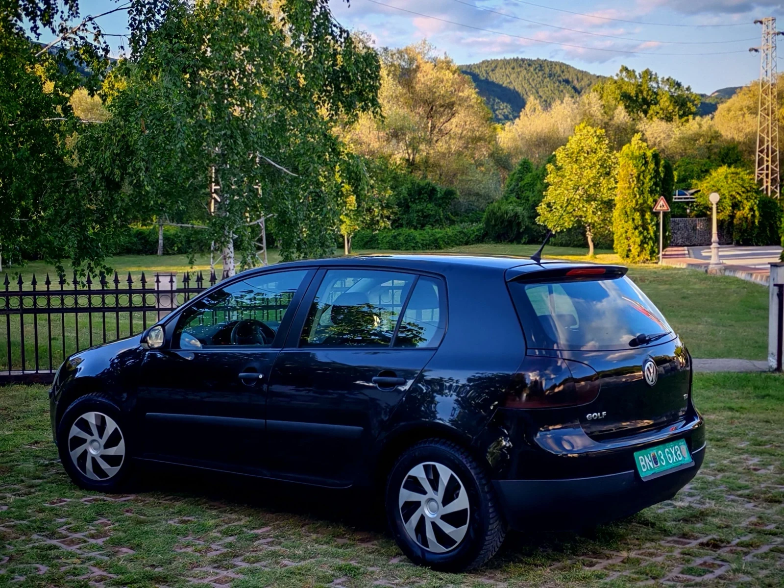 VW Golf 1.9TDI(90)* КЛИМАТРОНИК* НОВ ВНОС* , снимка 4 - Автомобили и джипове - 54896395