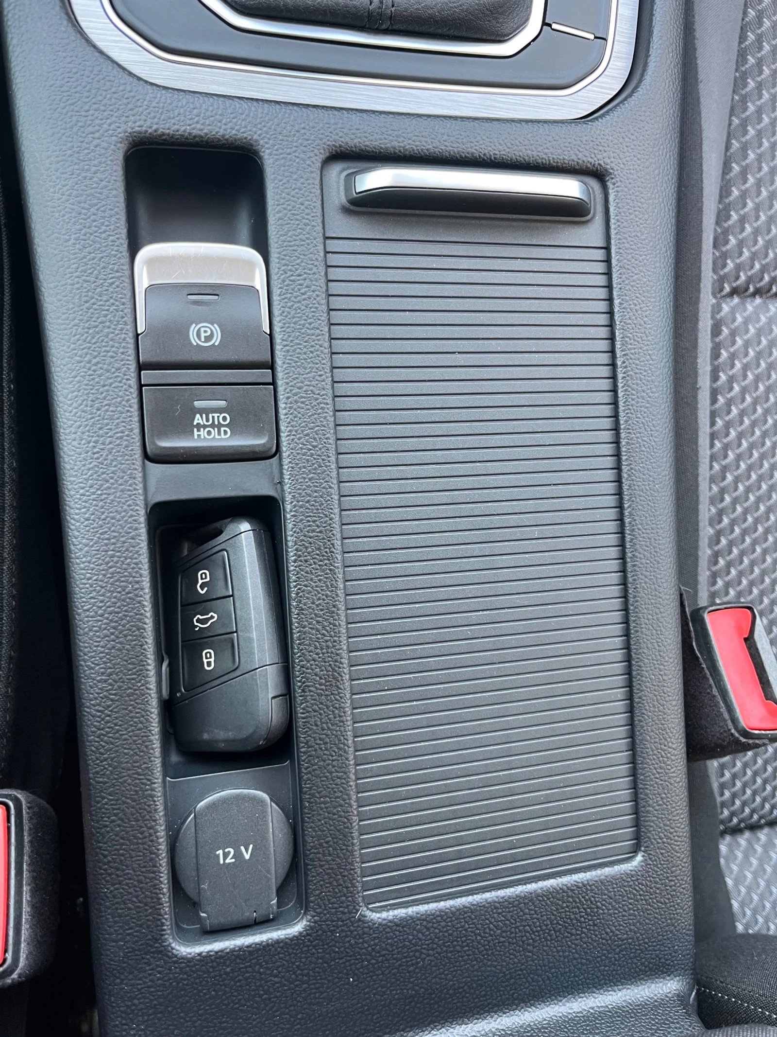 VW Passat Variant 2.0TDI Comfortline, снимка 12 - Автомобили и джипове - 55093945