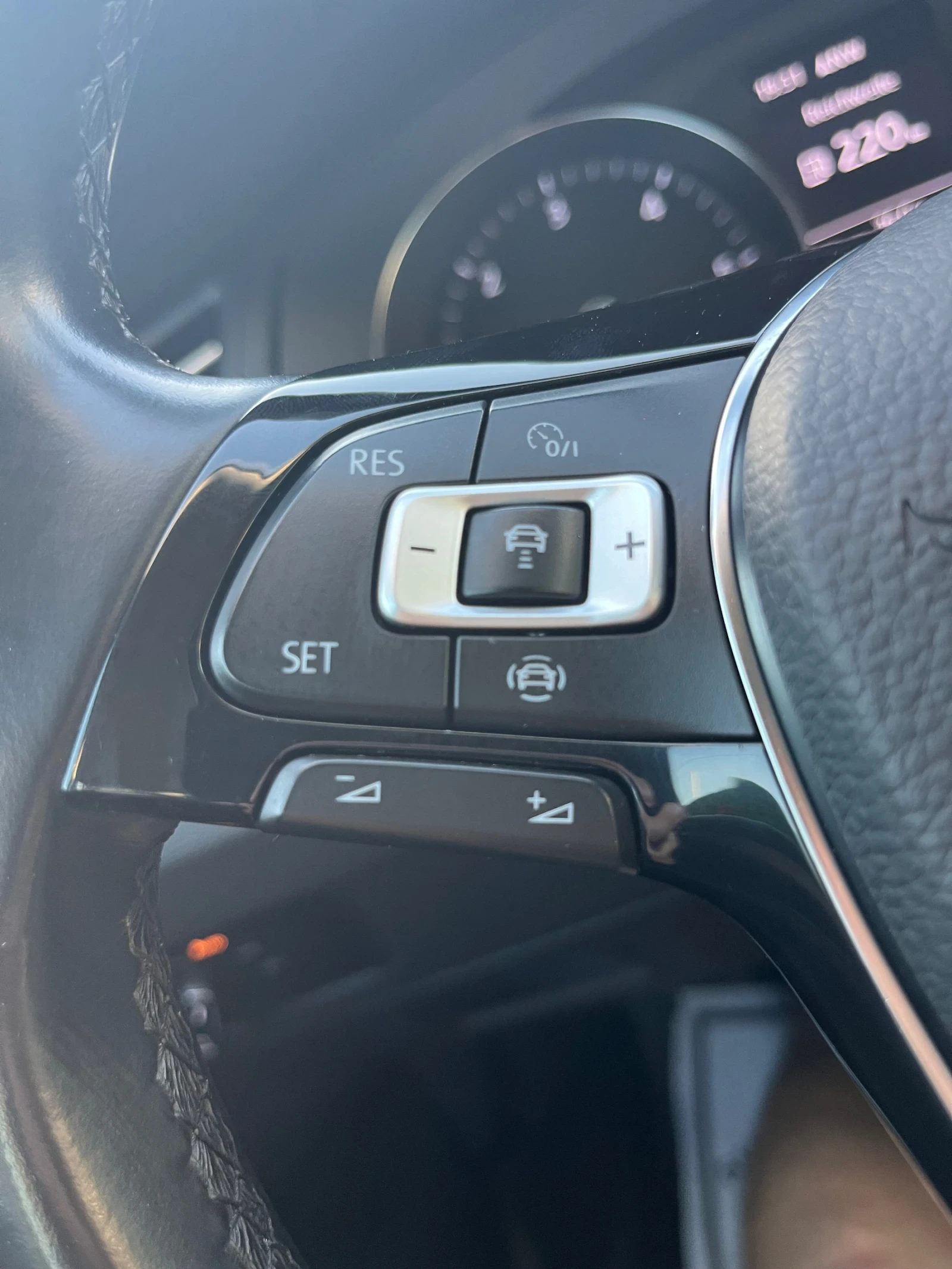 VW Passat Variant 2.0TDI Comfortline, снимка 10 - Автомобили и джипове - 55093945