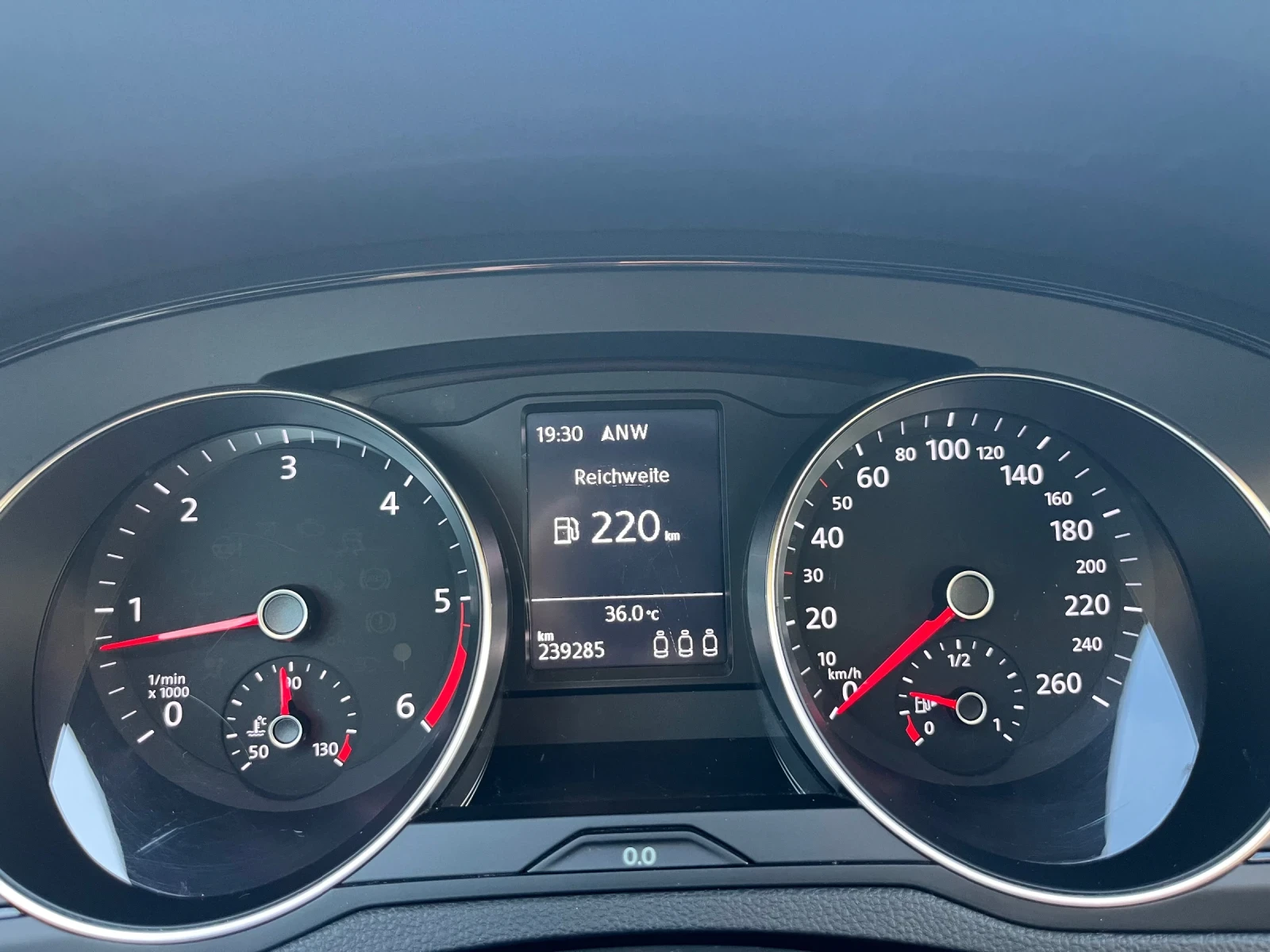 VW Passat Variant 2.0TDI Comfortline, снимка 9 - Автомобили и джипове - 55093945