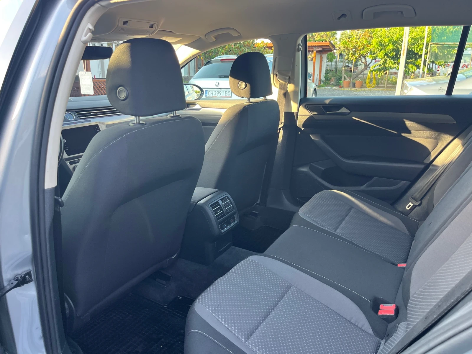 VW Passat Variant 2.0TDI Comfortline, снимка 15 - Автомобили и джипове - 55093945
