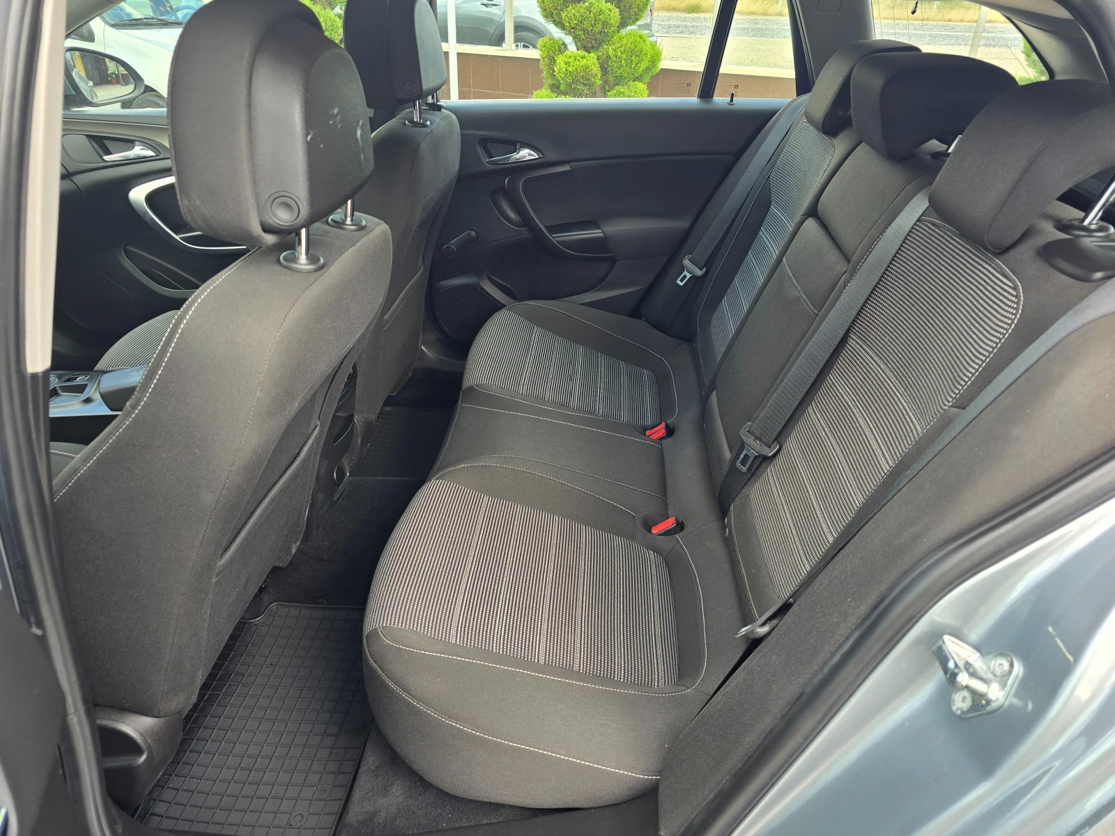 Opel Insignia 2.0CDTI ЕВРО 5! ! КЛИМАТРОНИК, снимка 14 - Автомобили и джипове - 55256515
