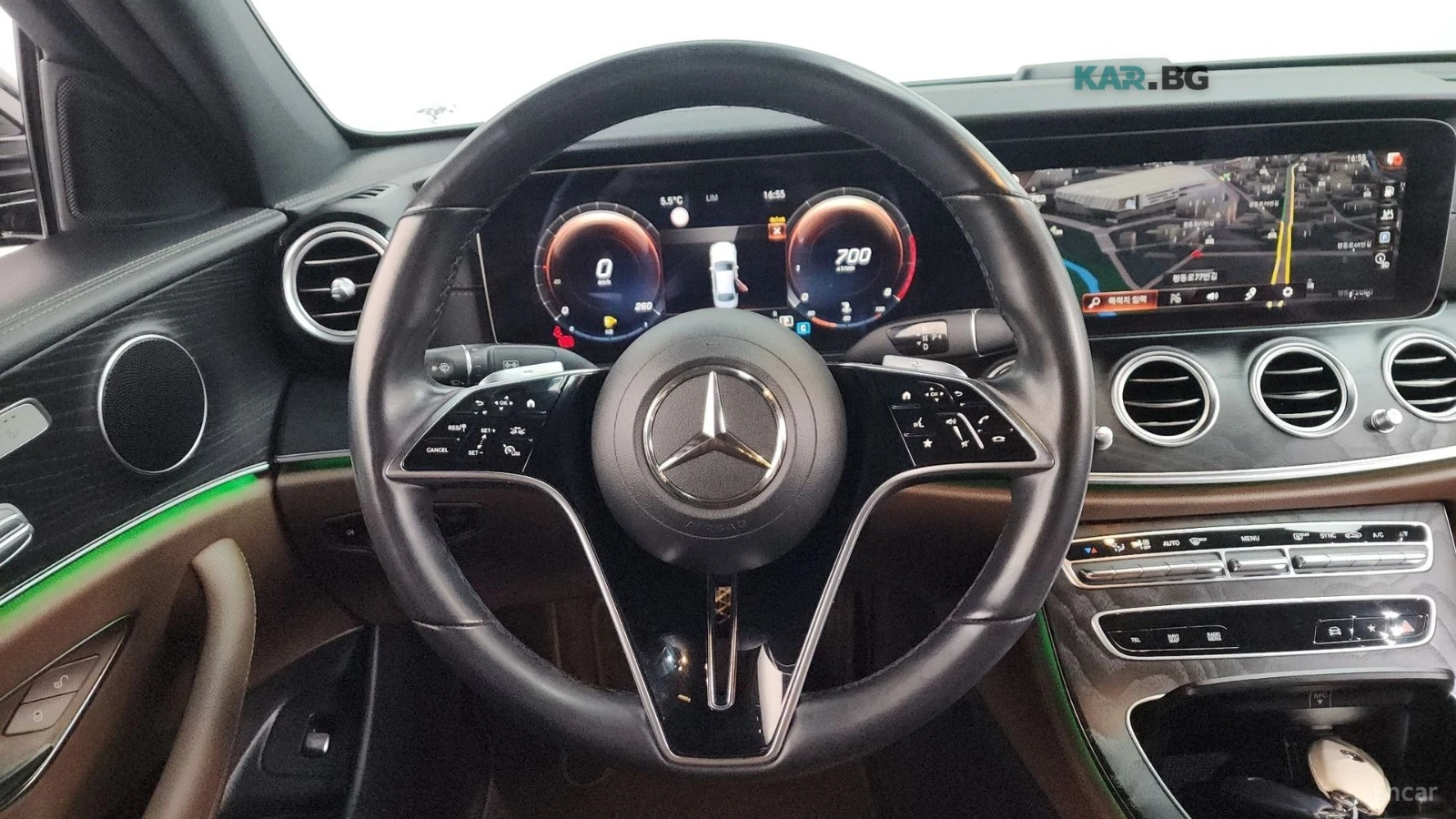 Mercedes-Benz E 250 AMG* HUD* КОЖА* НАВИ* ОБДУХВ, снимка 11 - Автомобили и джипове - 55303967