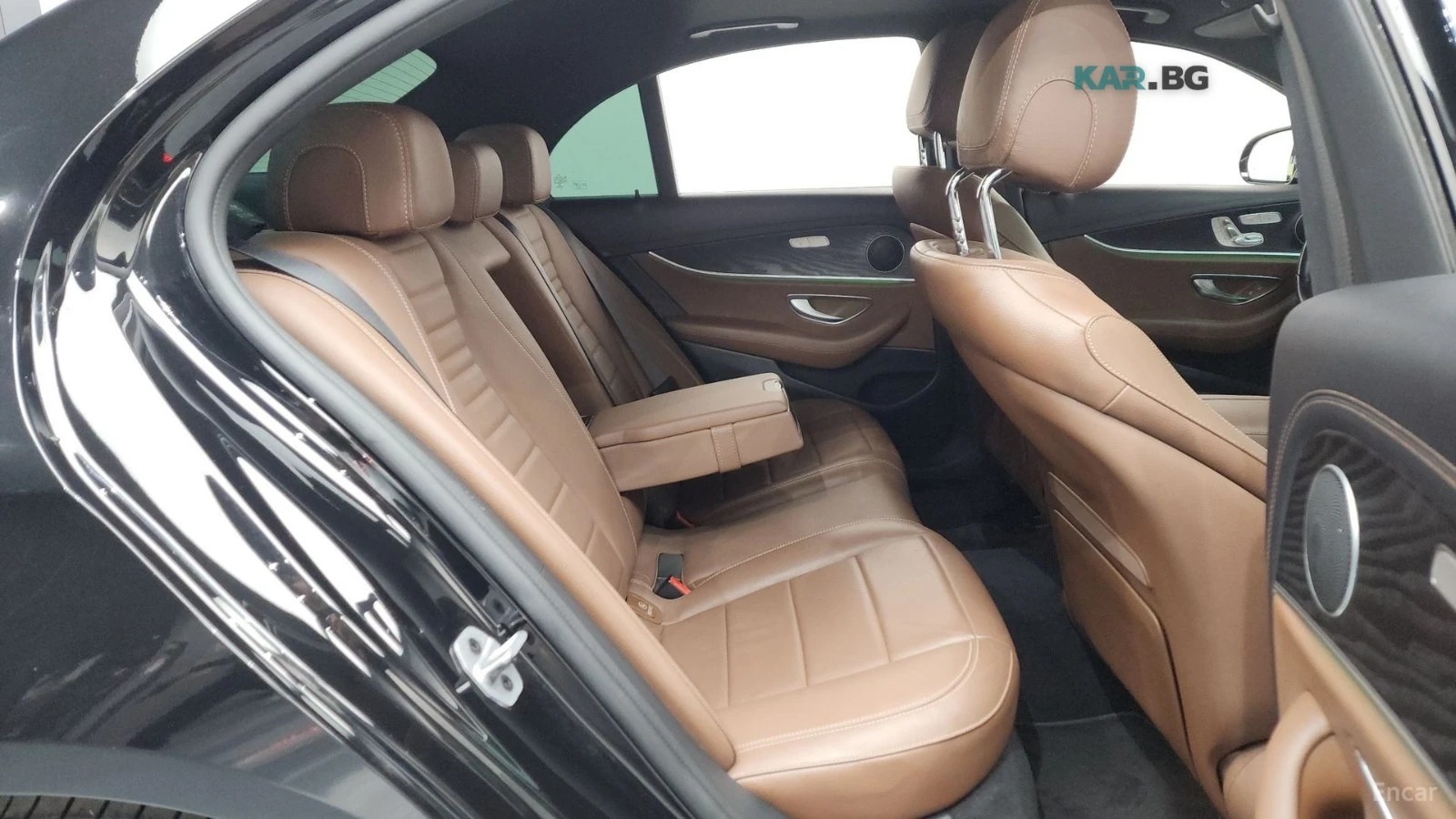 Mercedes-Benz E 250 AMG* HUD* КОЖА* НАВИ* ОБДУХВ, снимка 10 - Автомобили и джипове - 55303967