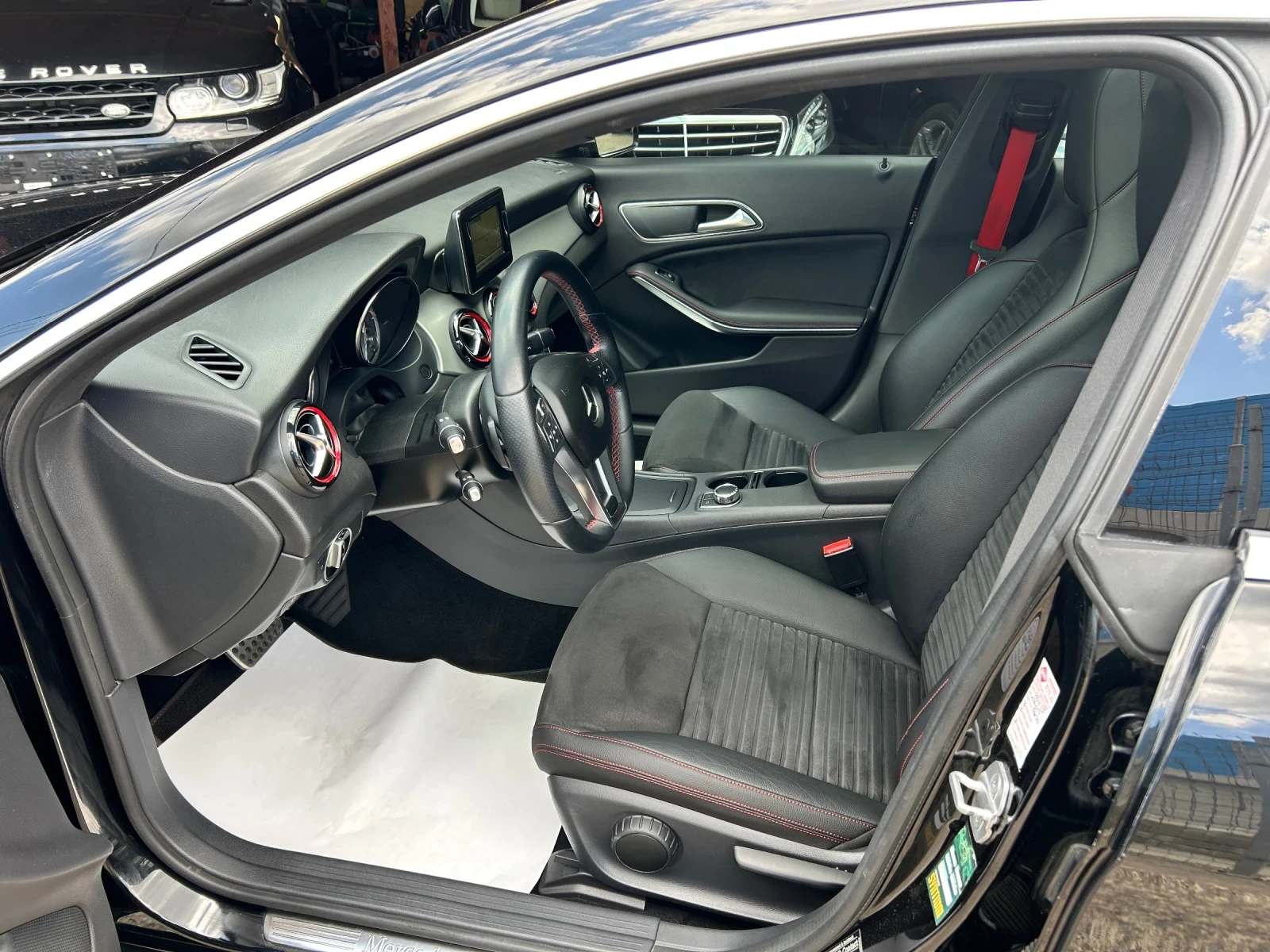Mercedes-Benz CLA 250 AMG Premium 4MATIC, снимка 8 - Автомобили и джипове - 55698505