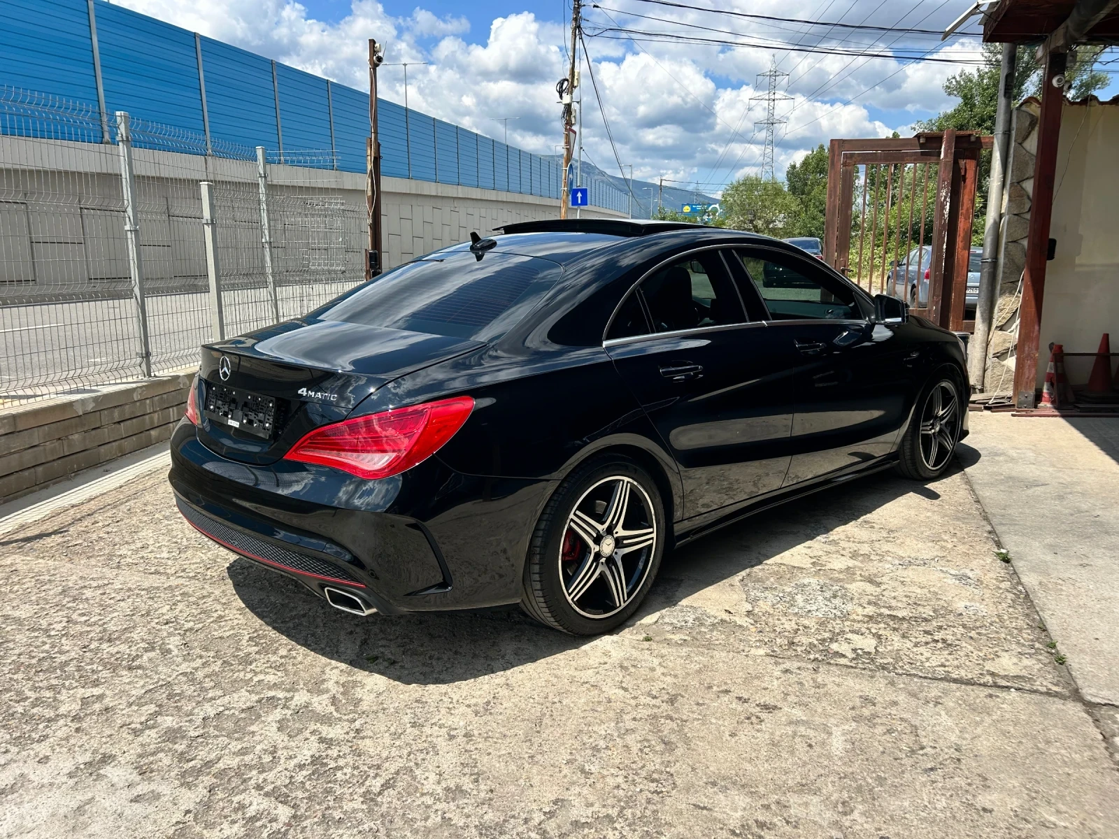 Mercedes-Benz CLA 250 AMG Premium 4MATIC, снимка 4 - Автомобили и джипове - 55698505