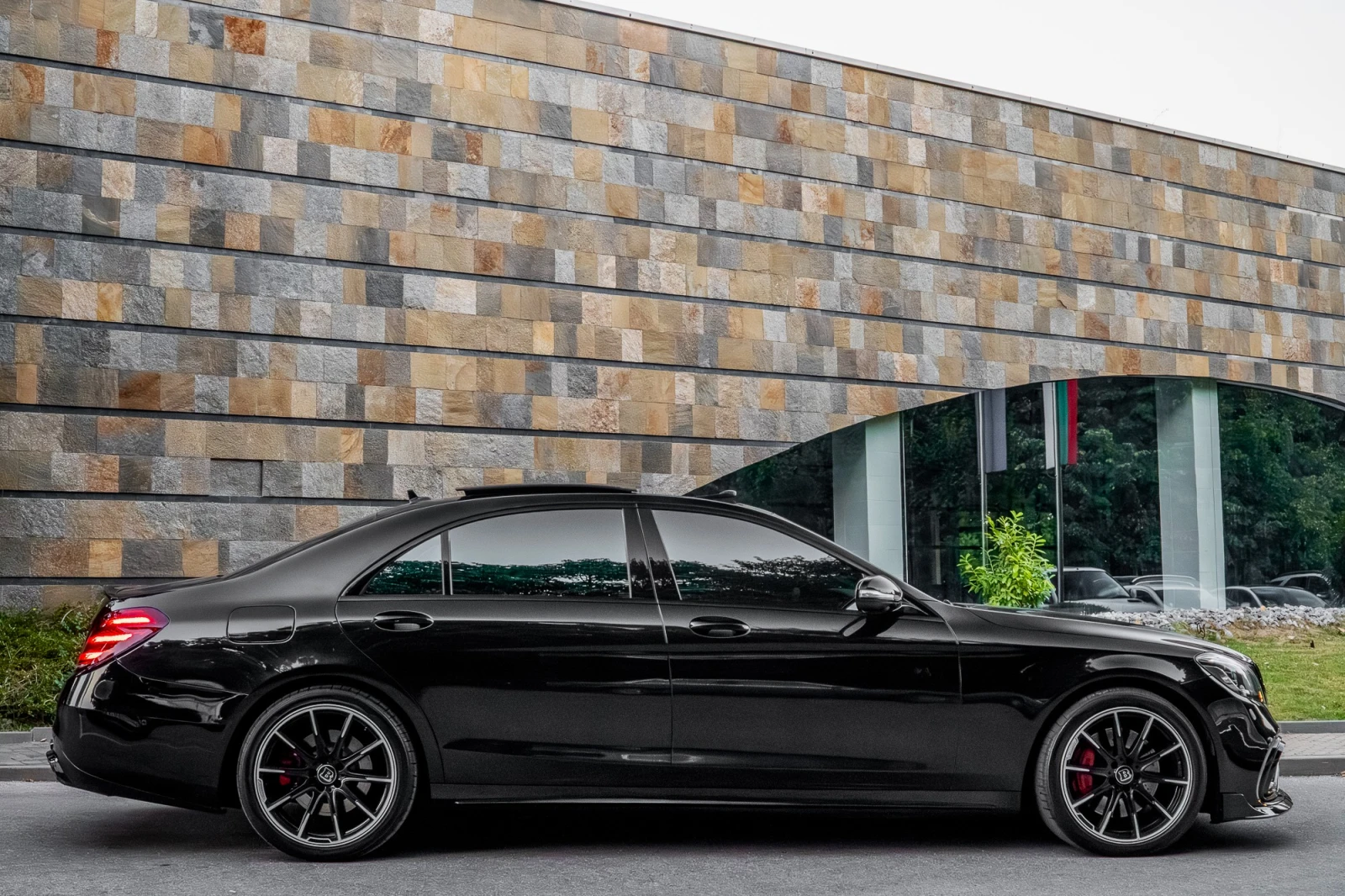 Mercedes-Benz S 500 L* 4MATIC* BRABUS LIMITED* EXCLUSIVE* PANO* 3XTV, снимка 7 - Автомобили и джипове - 55781488