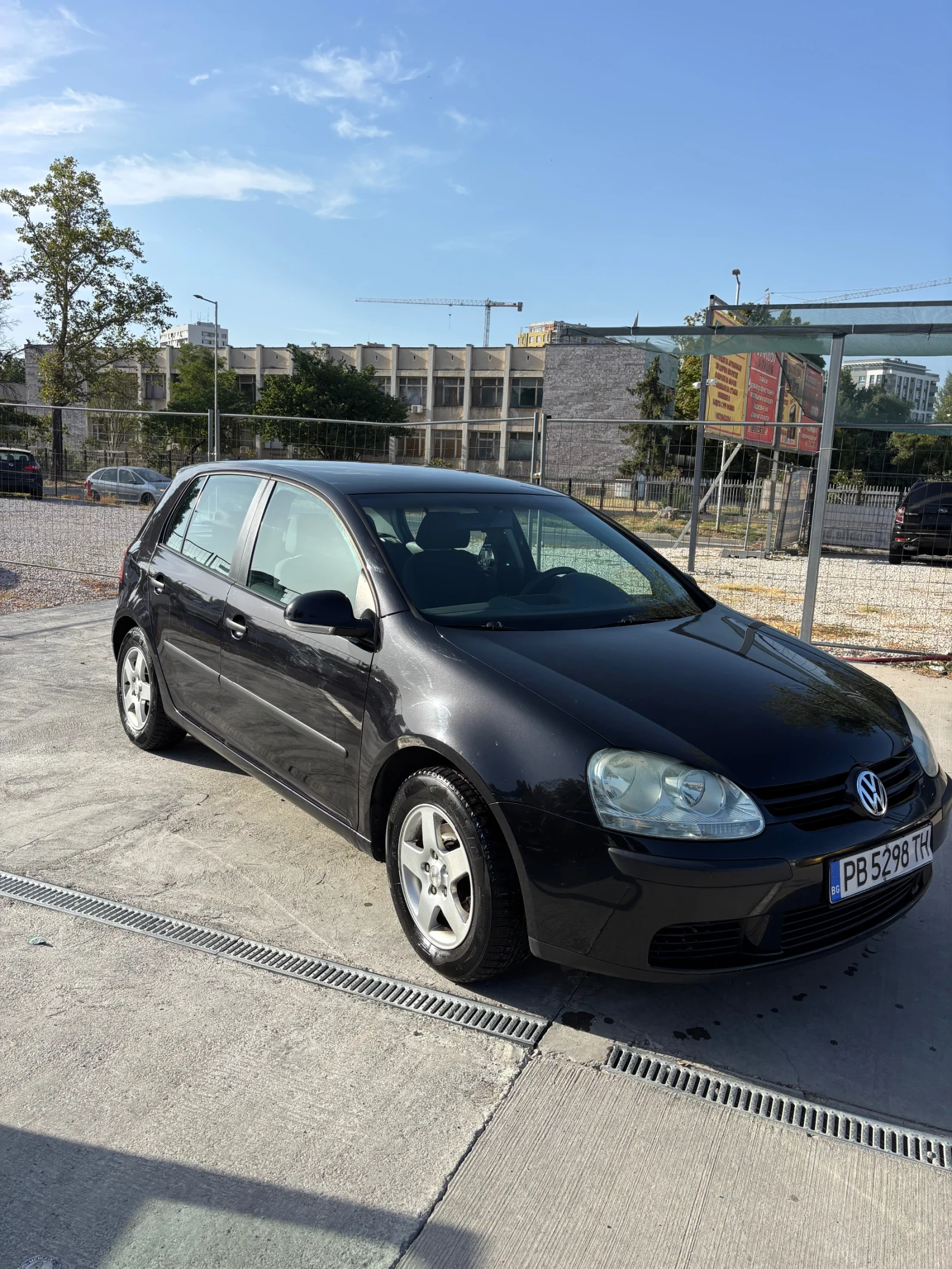 VW Golf Топ 1.4 бензин, снимка 3 - Автомобили и джипове - 55877738