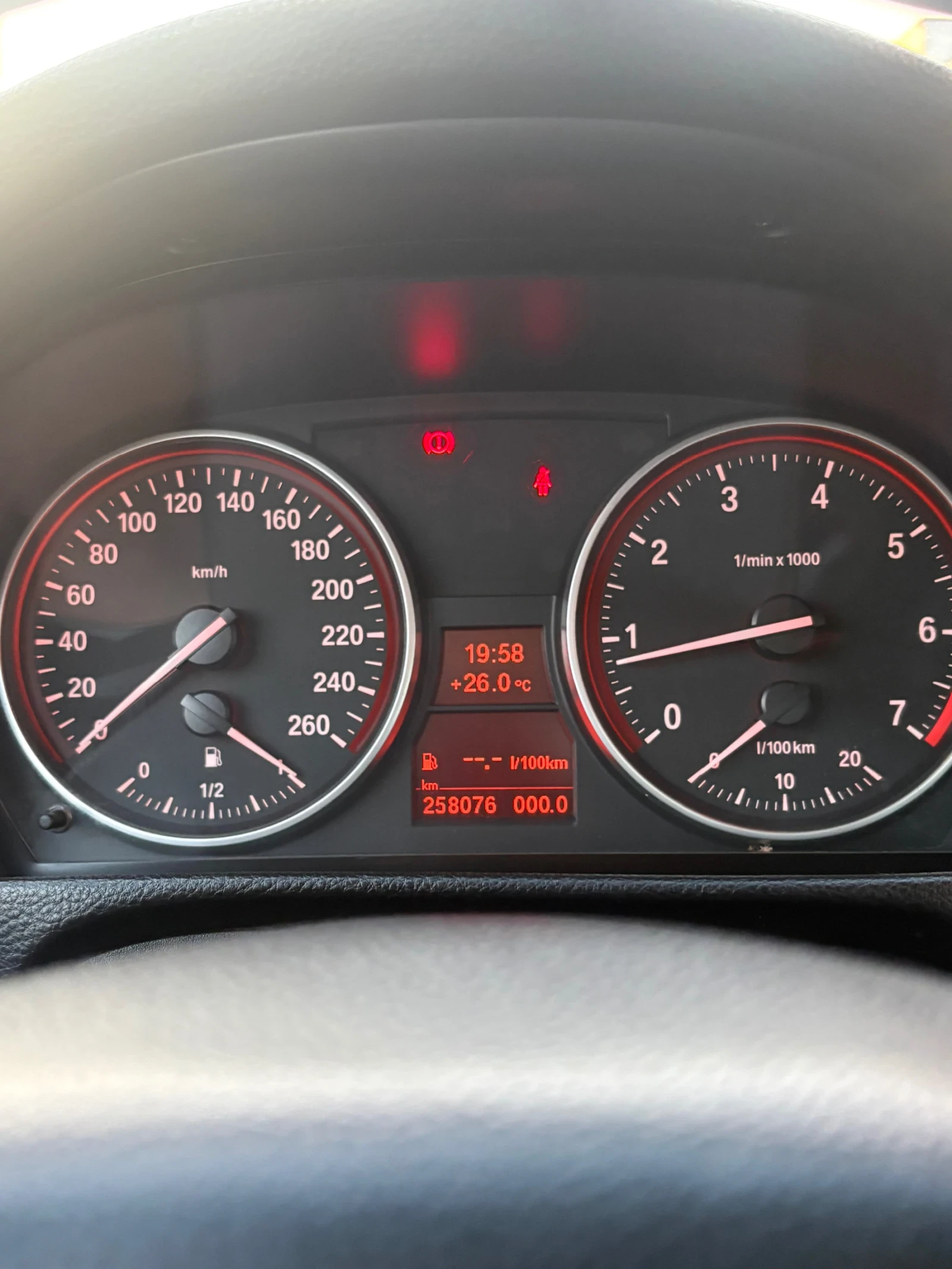 BMW 318, снимка 8 - Автомобили и джипове - 55954037