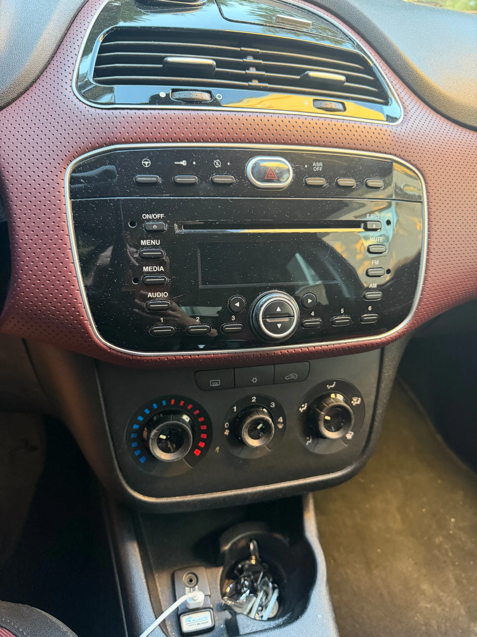 Fiat Punto 2011, снимка 5 - Автомобили и джипове - 56553729