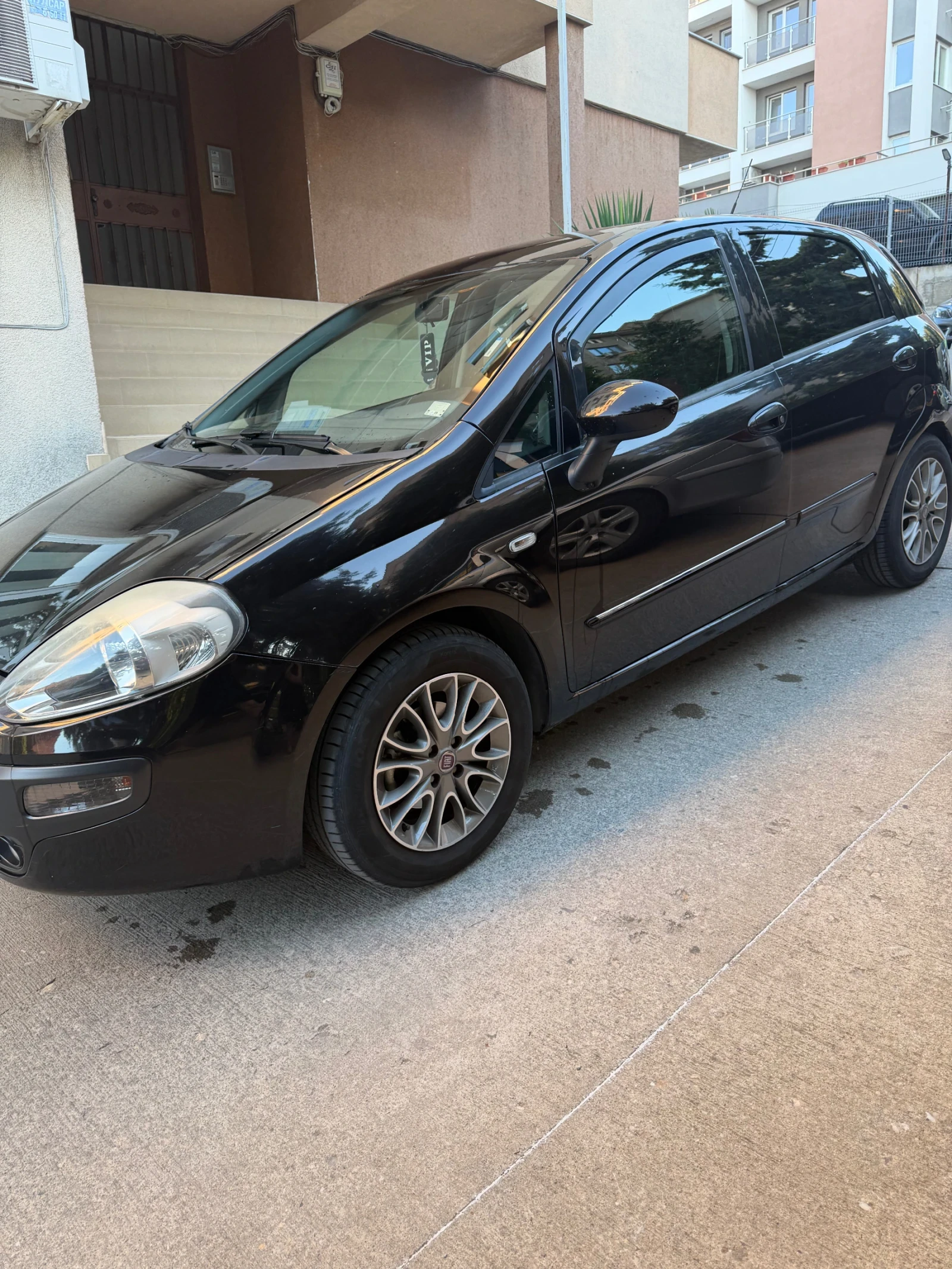 Fiat Punto 2011, снимка 2 - Автомобили и джипове - 56553729