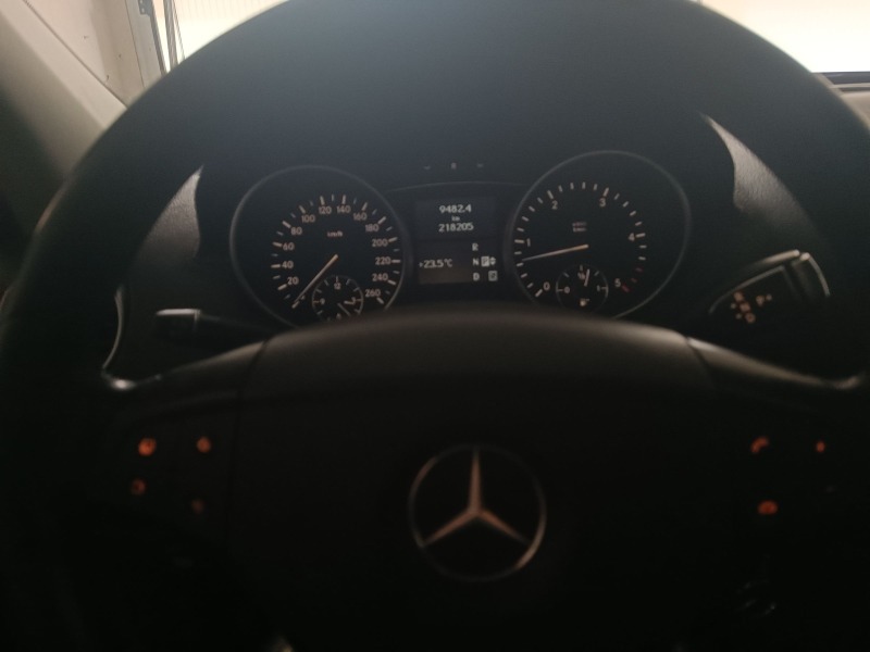 Mercedes-Benz GL 320 Реални километри.Колата винаги е стояла в гараж., снимка 6 - Автомобили и джипове - 46118835
