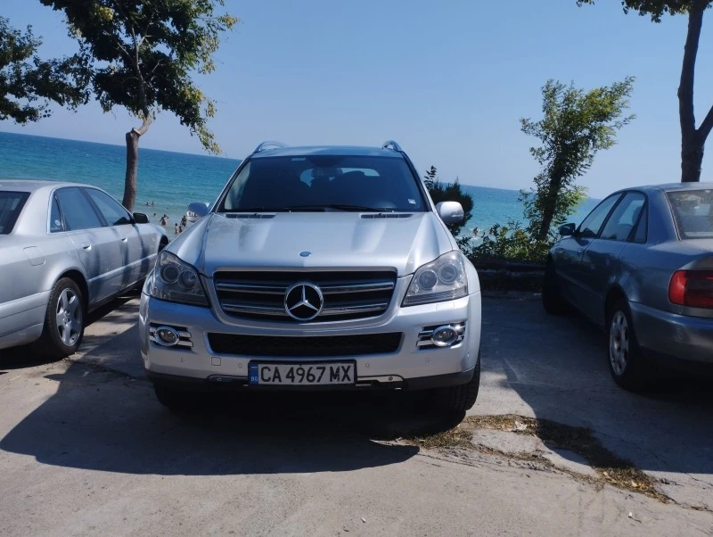 Mercedes-Benz GL 320 Реални километри.Колата винаги е стояла в гараж., снимка 1 - Автомобили и джипове - 46529716