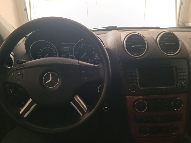 Mercedes-Benz GL 320 Реални километри.Колата винаги е стояла в гараж., снимка 7 - Автомобили и джипове - 46118835