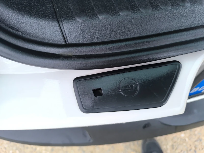 VW Tiguan, снимка 9 - Автомобили и джипове - 53474896