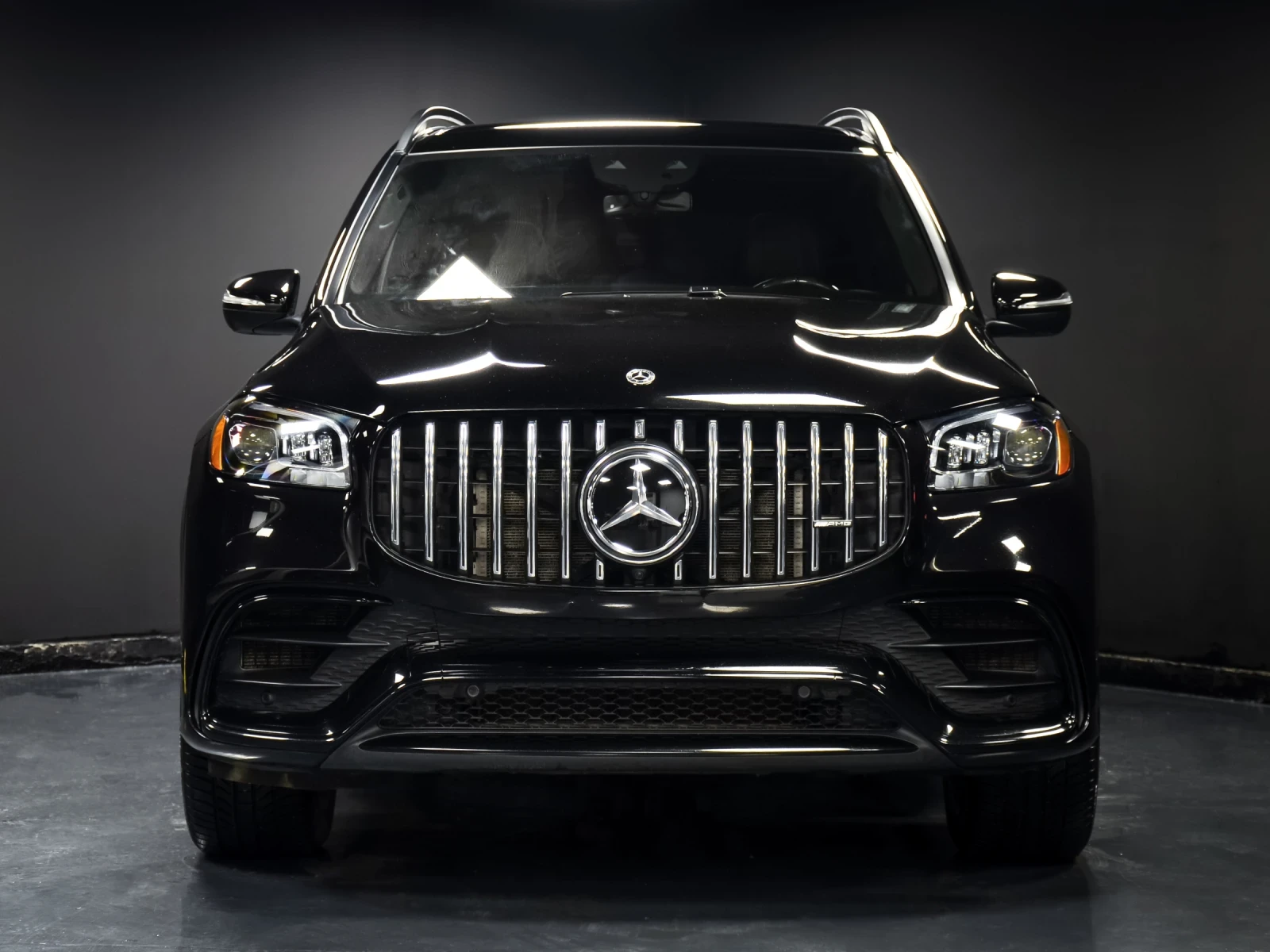 Mercedes-Benz GLS 63 AMG 4MATIC+ * Full Carbon* Вакум* Burmester* Pano* 7-м - изображение 4