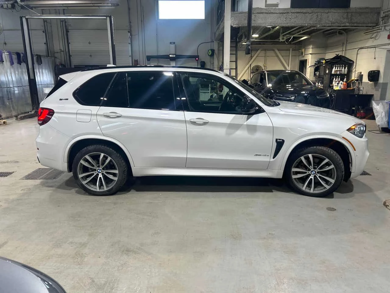 BMW X5 xDrive40e/CARFAX/360/PANO/ПРЕДСТАВИТЕЛСТВО НА BMW, снимка 4 - Автомобили и джипове - 53819573