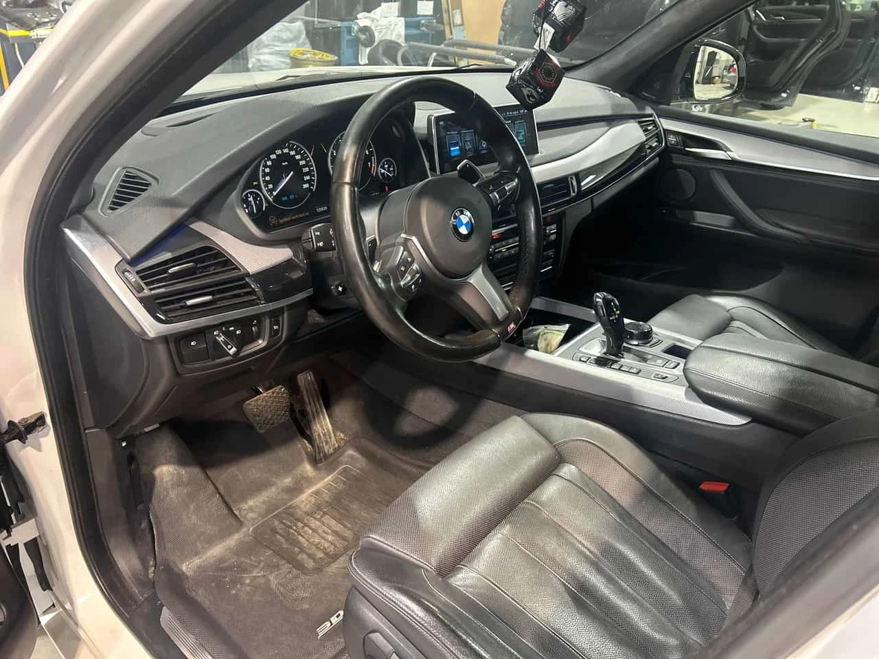 BMW X5 xDrive40e/CARFAX/360/PANO/ПРЕДСТАВИТЕЛСТВО НА BMW, снимка 7 - Автомобили и джипове - 53819573