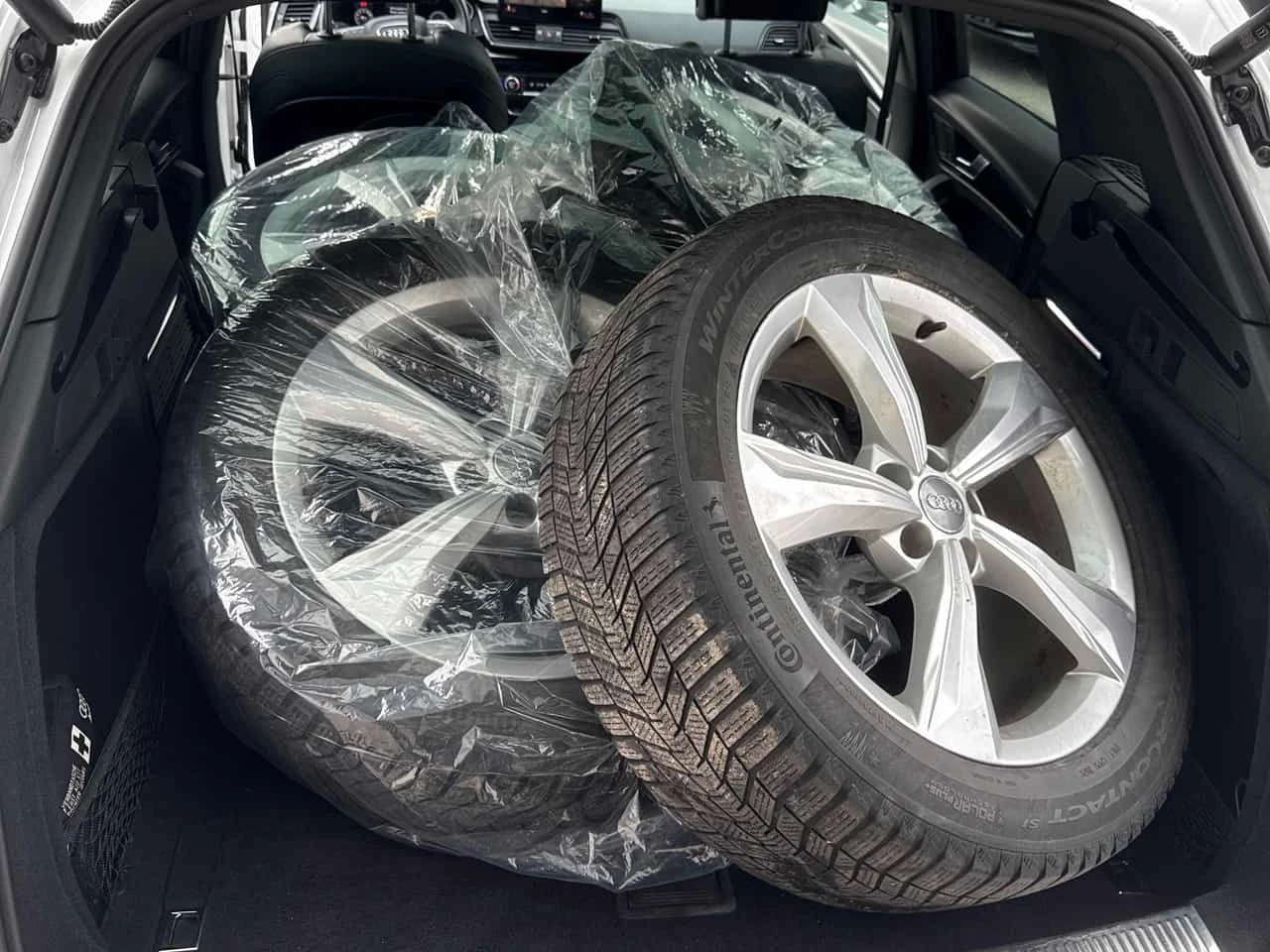 Audi Q5 Progressiv/ПАНОРАМА/360/ДИСТРОНИК/ГУМИ+ ДЖАНТИ , снимка 15 - Автомобили и джипове - 54353768