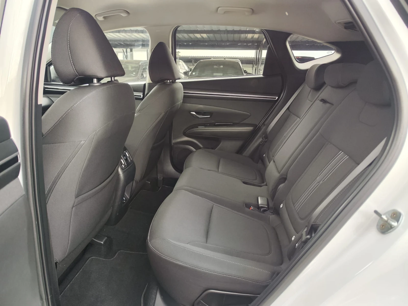 Hyundai Tucson CRDI Mild-hibrid, снимка 11 - Автомобили и джипове - 54970881