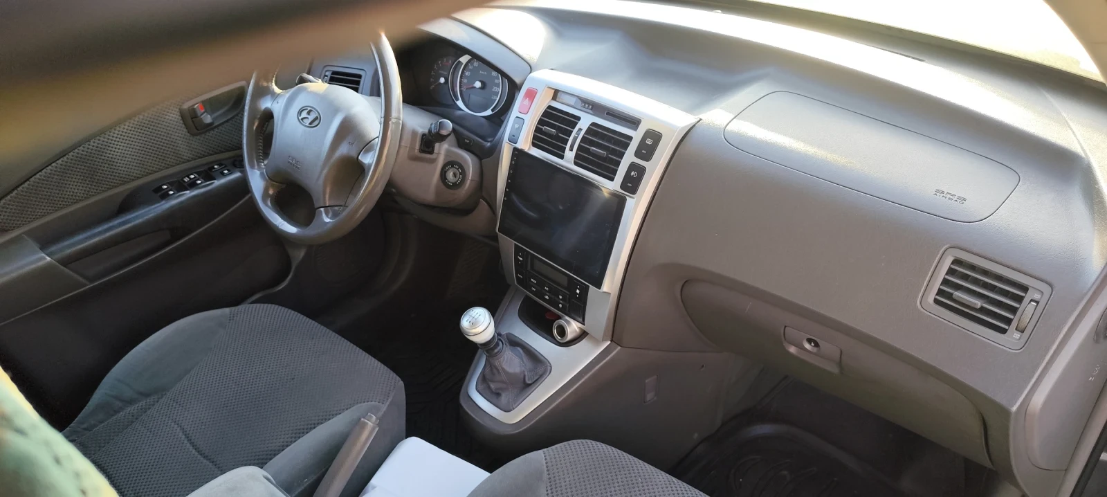 Hyundai Tucson 2.0, снимка 6 - Автомобили и джипове - 56076460