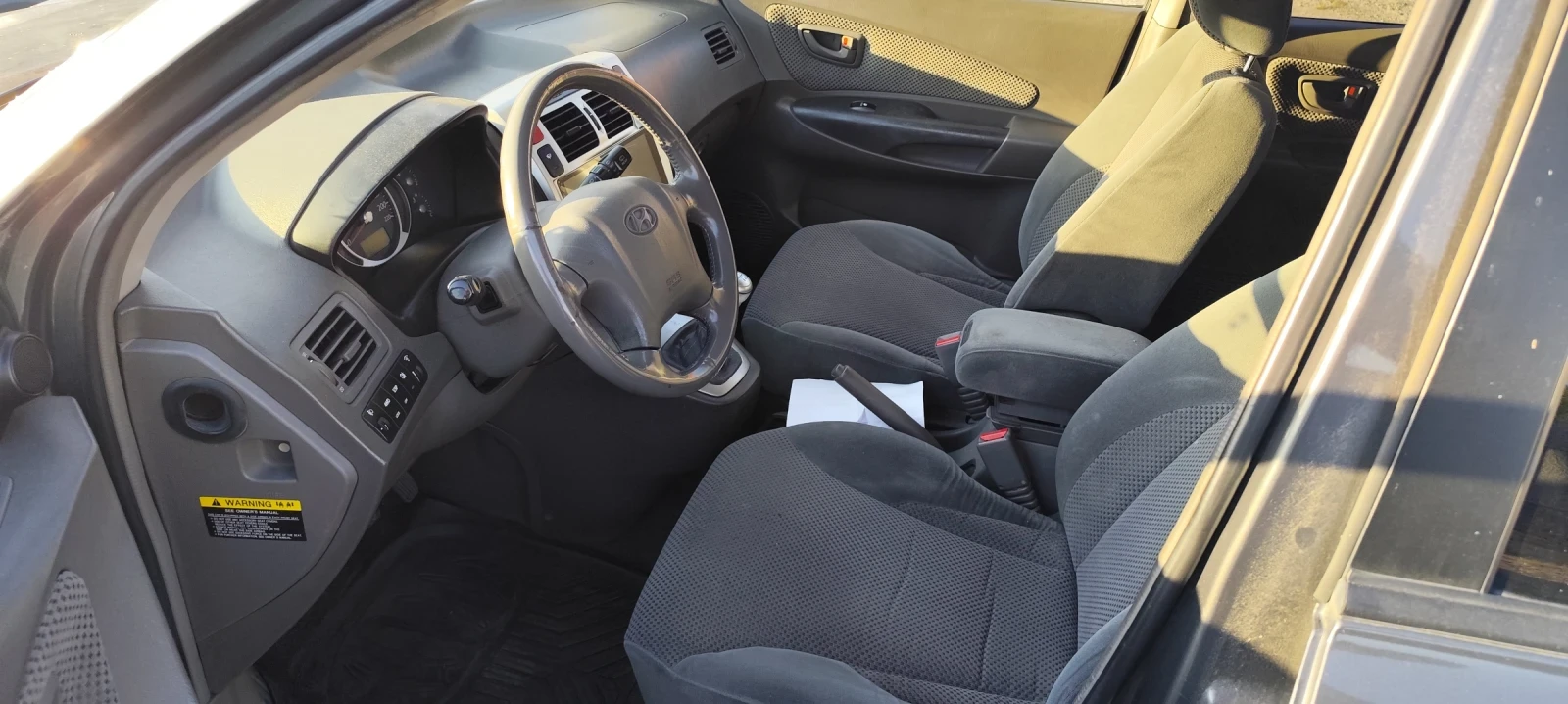 Hyundai Tucson 2.0, снимка 5 - Автомобили и джипове - 56076460