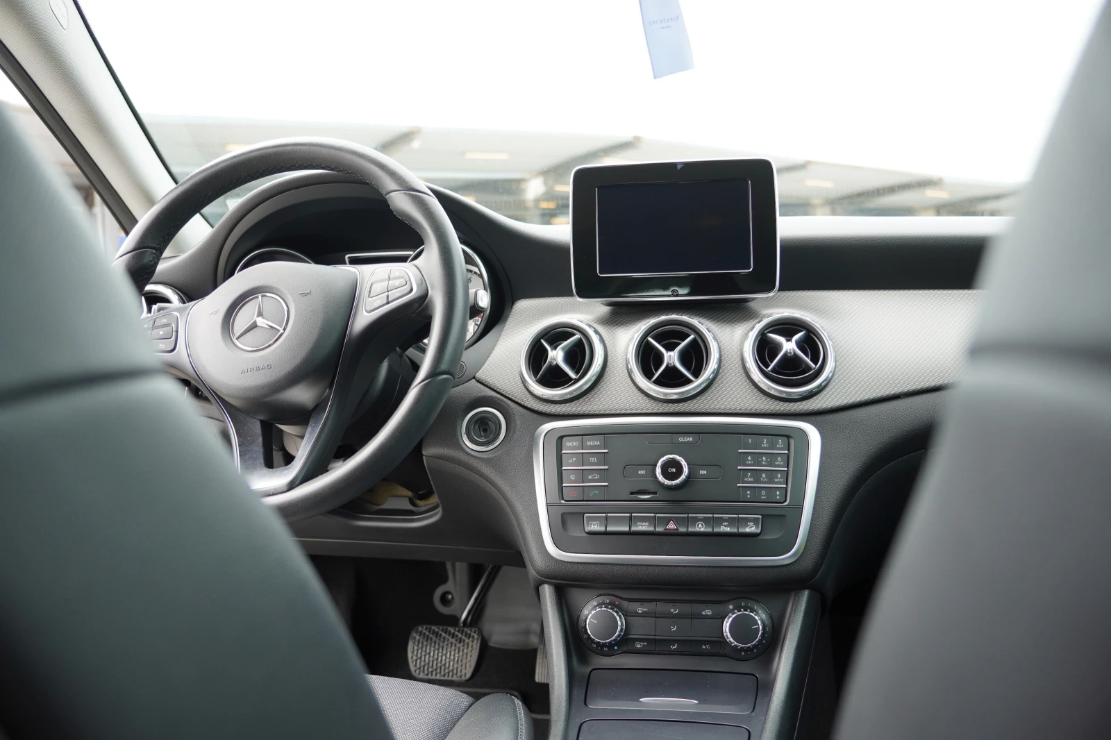 Mercedes-Benz GLA 250 4 matic, снимка 10 - Автомобили и джипове - 56200424
