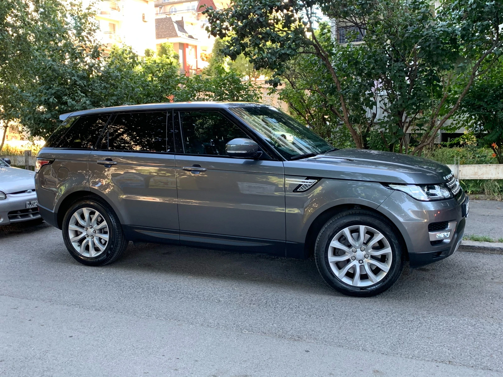 Land Rover Range Rover Sport HSE, снимка 2 - Автомобили и джипове - 56731975