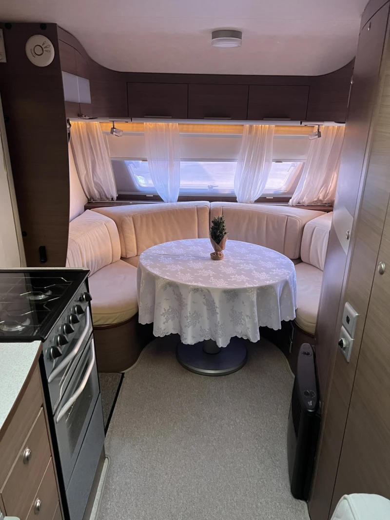 Каравана Adria ADIVA 542 UL, снимка 8 - Каравани и кемпери - 48372135