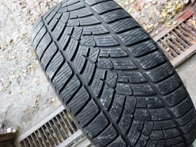 Гуми Зимни 255/55R18, снимка 1 - Гуми и джанти - 48773028