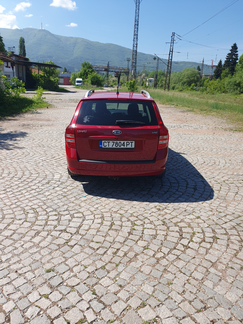 Kia Ceed 1.6 , 126 кс. Фабрична ГАЗ, снимка 3 - Автомобили и джипове - 46408870