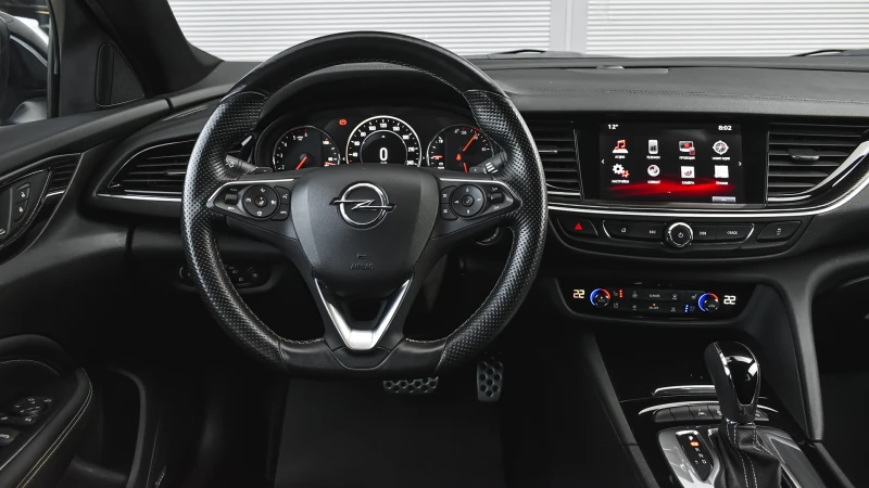 Opel Insignia Grand Sport 2.0 CDTI Innovation Automatic, снимка 9 - Автомобили и джипове - 48909780