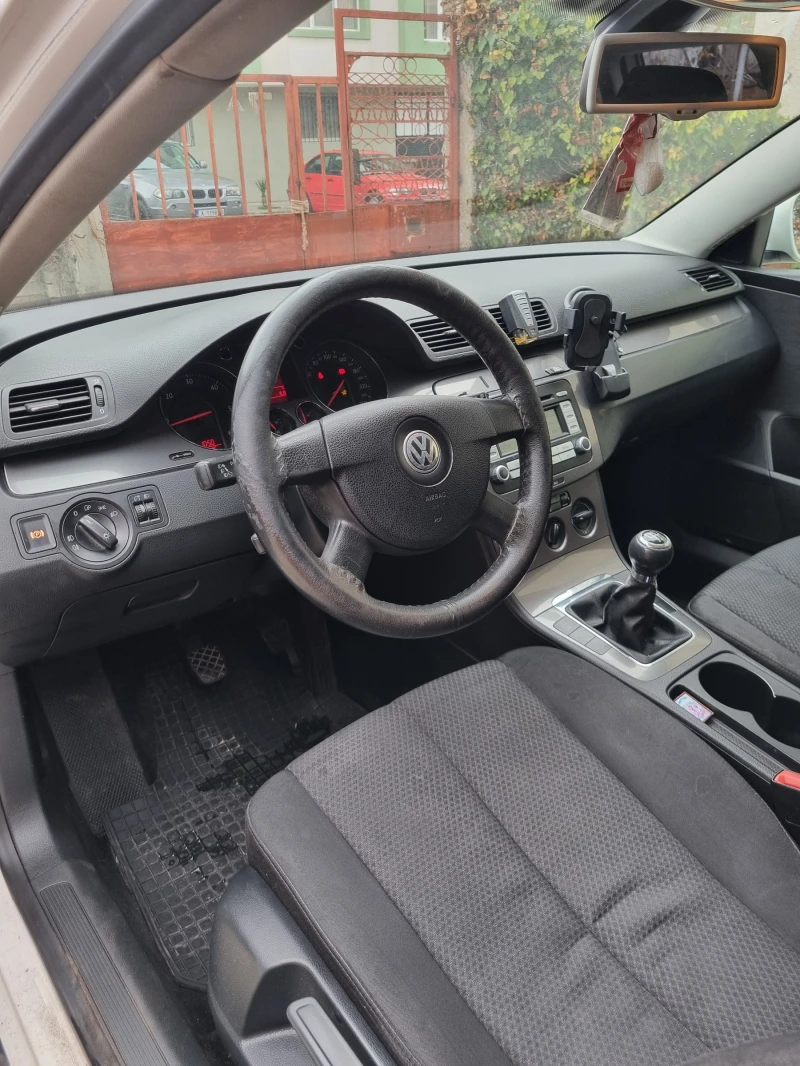 VW Passat, снимка 14 - Автомобили и джипове - 49610734