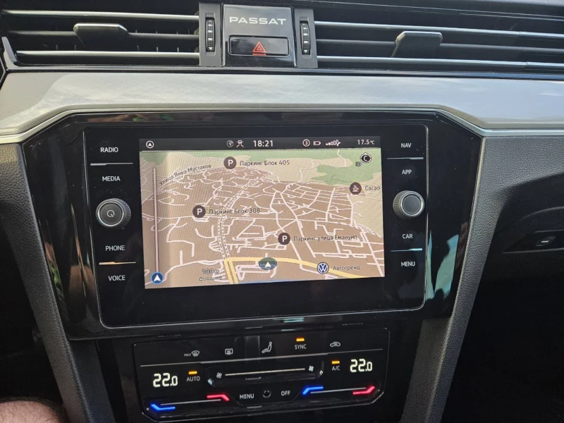 VW Passat, снимка 14 - Автомобили и джипове - 52403211