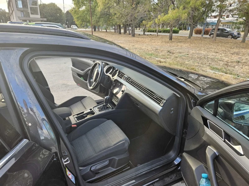 VW Passat, снимка 8 - Автомобили и джипове - 52403211