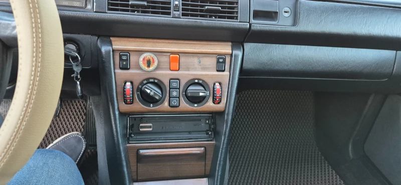 Mercedes-Benz 124, снимка 7 - Автомобили и джипове - 52356927