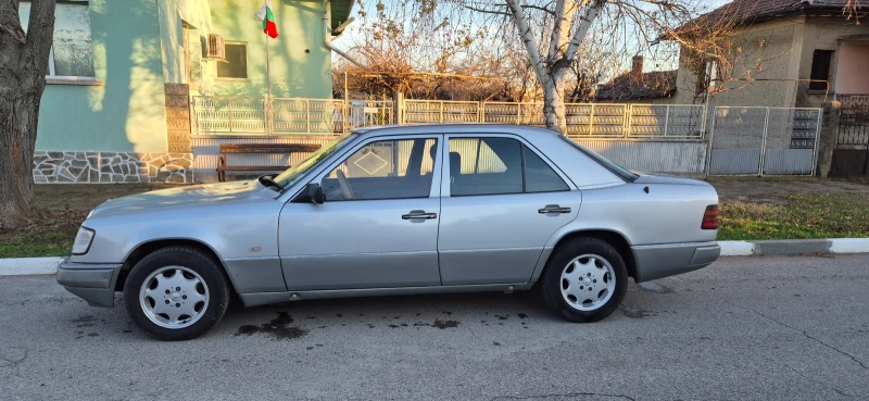 Mercedes-Benz 124, снимка 13 - Автомобили и джипове - 52356927