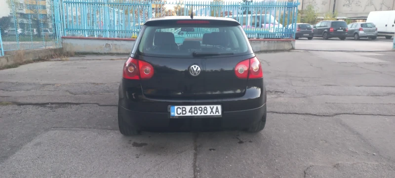 VW Golf 1.6FSI Голф 5, снимка 2 - Автомобили и джипове - 52900525