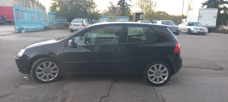 VW Golf 1.6FSI Голф 5, снимка 3 - Автомобили и джипове - 52900525