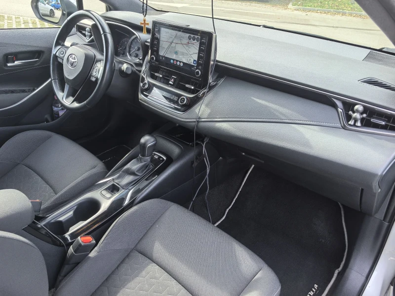 Toyota Corolla 1.8 i HYBRID, снимка 12 - Автомобили и джипове - 52573230
