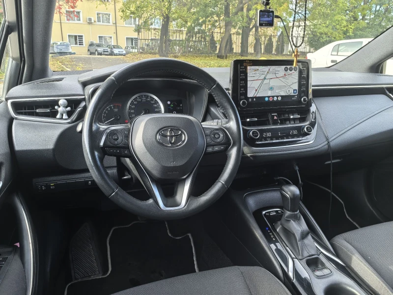 Toyota Corolla 1.8 i HYBRID, снимка 15 - Автомобили и джипове - 52573230