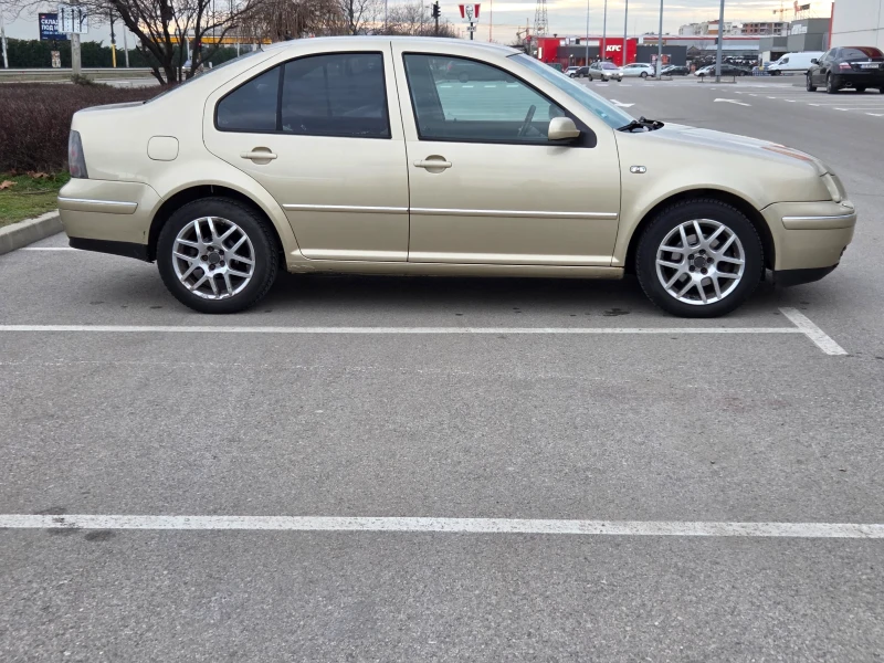 VW Bora Special Edition, снимка 2 - Автомобили и джипове - 53598686