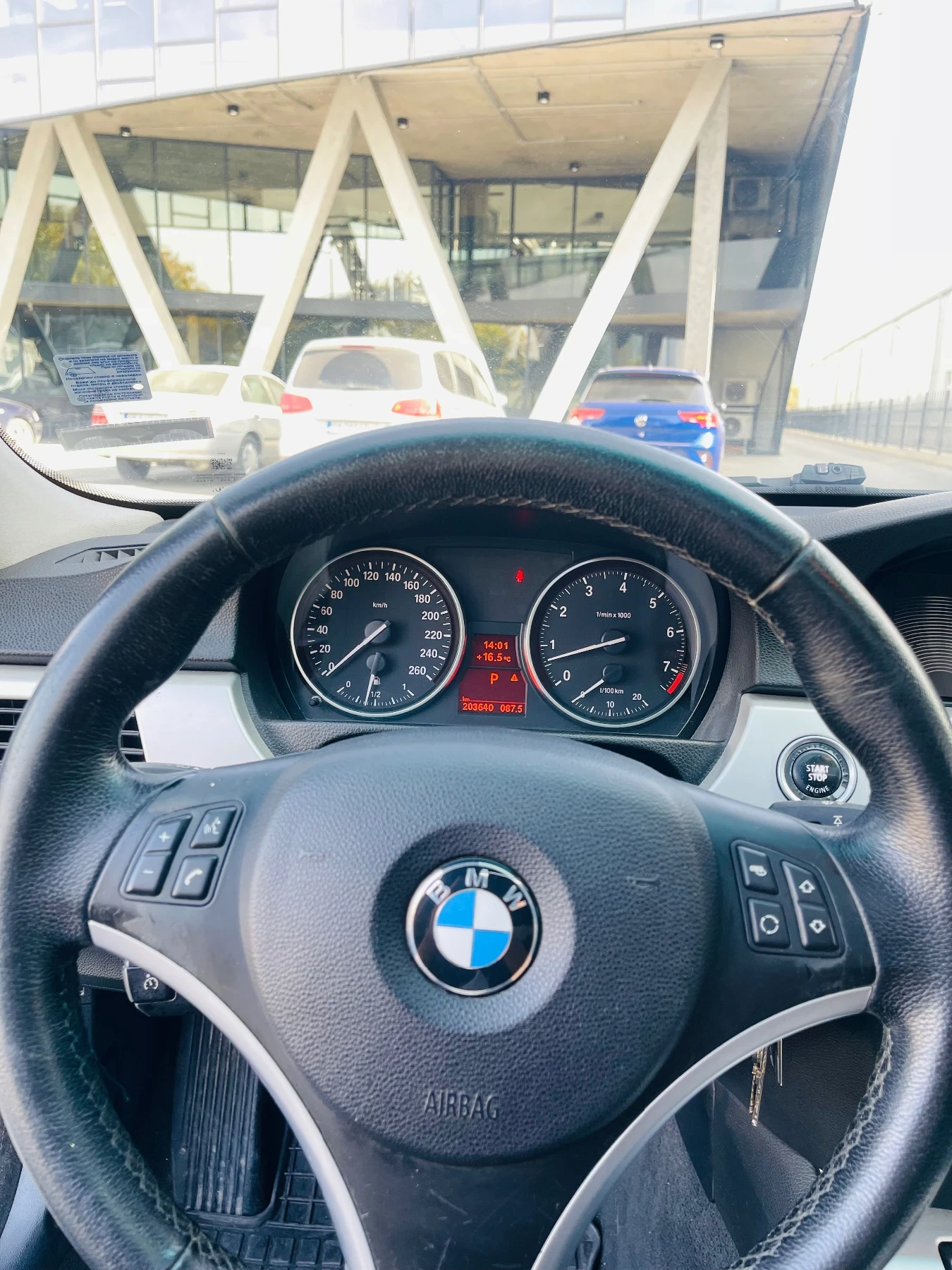 BMW 325 E90 325i Facelift - изображение 5